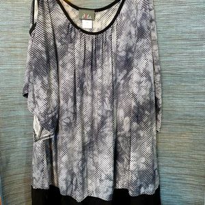 Women’s plus size top